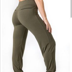 P’tula Brandi Carefree joggers